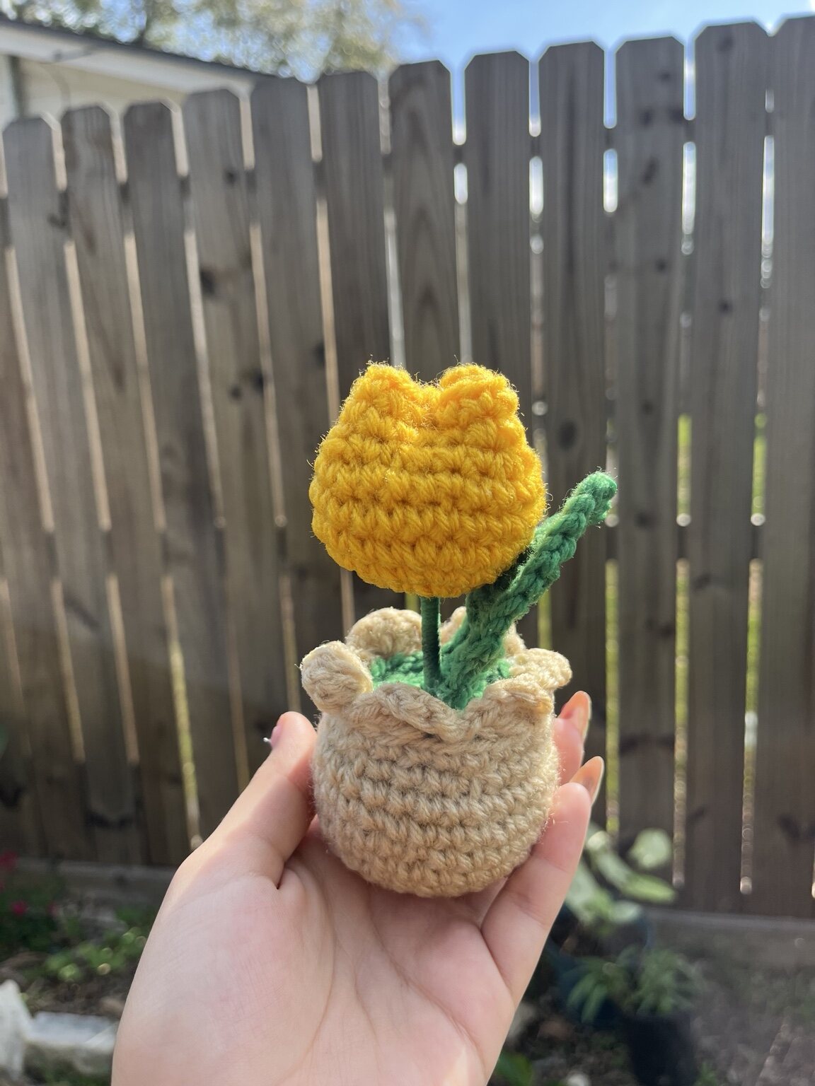 Potted sunflower crochet keychain